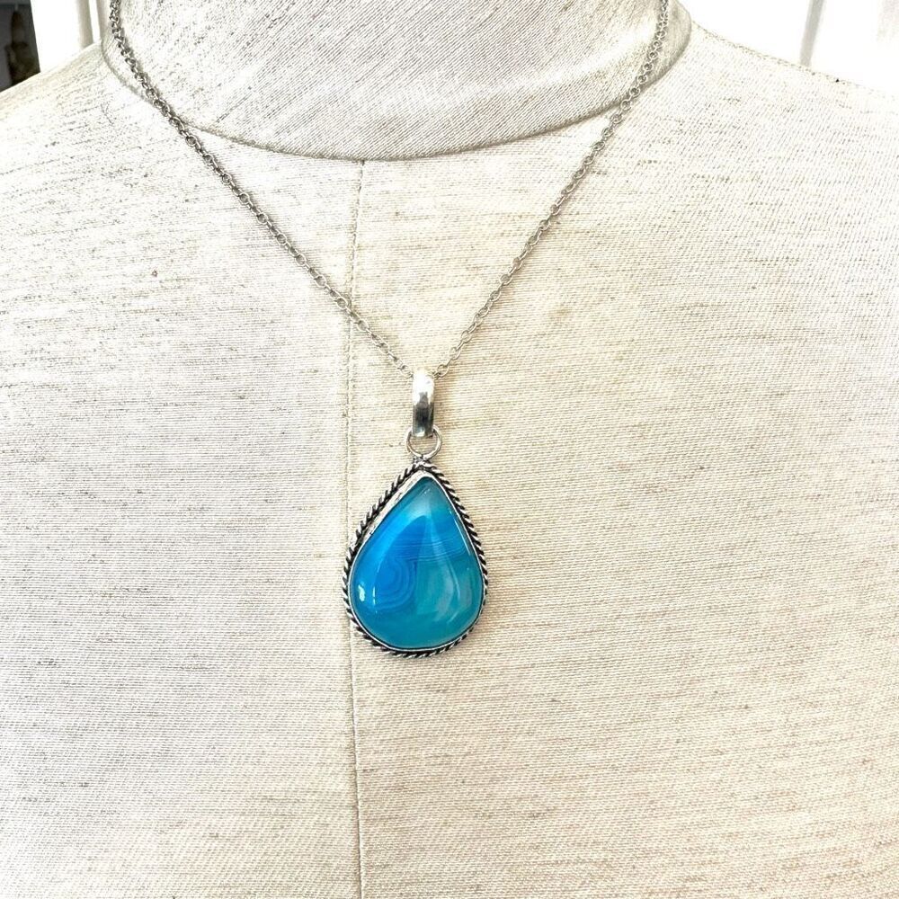 Silver blue stone pendant necklace